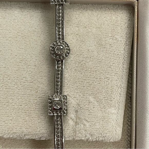 1 Carat Diamond Bracelet in White Gold - Picture 8 of 12